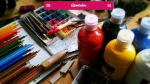 pot et pinceaux de peinture